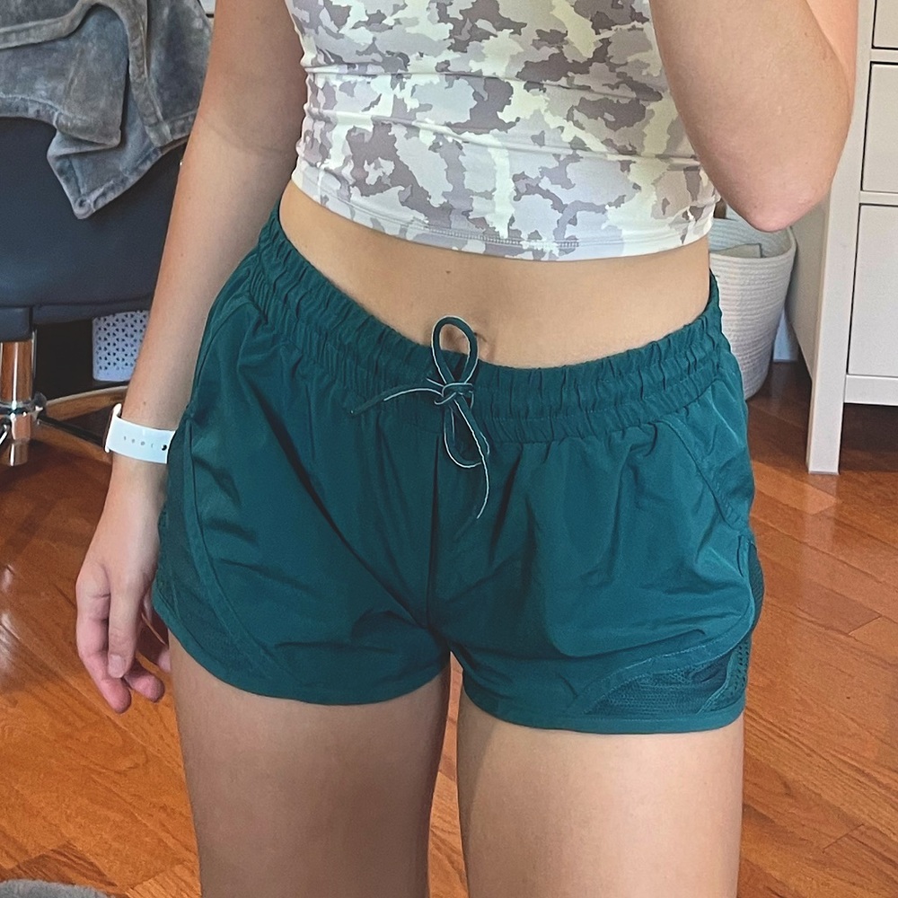 MTA SPORT ATHLETIC SHORTS W/ MESH DETAILING